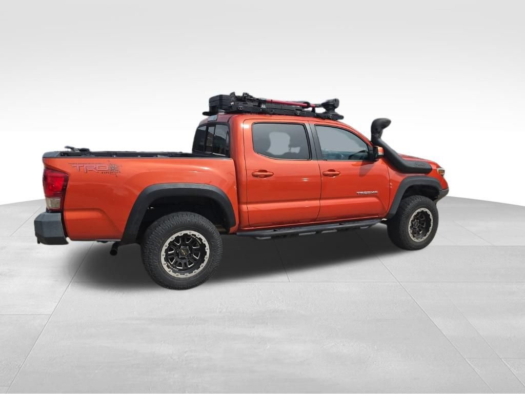Used 2016 Toyota Tacoma TRD Sport w/ Towing Package AWD/4WD image 8
