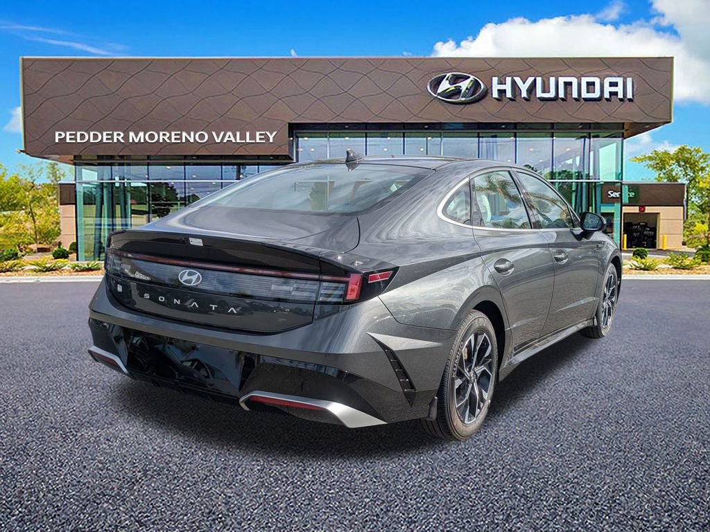 New 2025 Hyundai Sonata SEL image 3