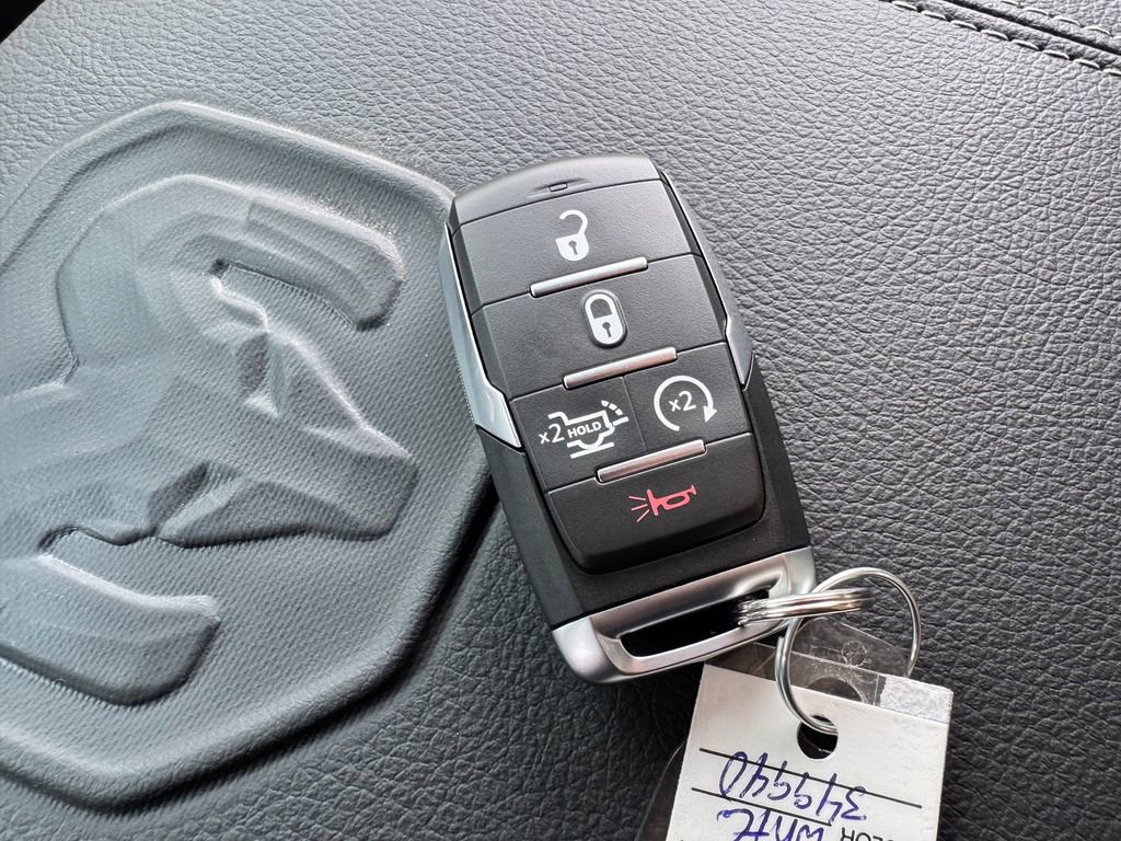 New 2026 RAM 1500 Laramie AWD/4WD image 26