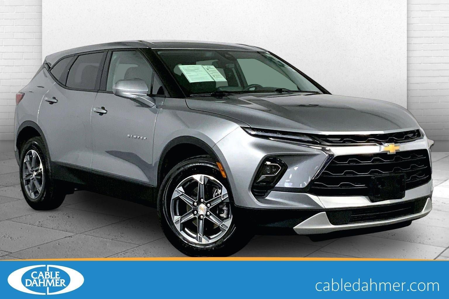 Used 2025 Chevrolet Blazer LT AWD/4WD image 1