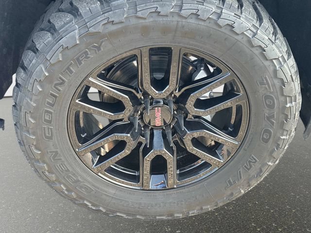 Used 2024 GMC Sierra 1500 Elevation w/ LPO, Elevation Black Package AWD/4WD image 10
