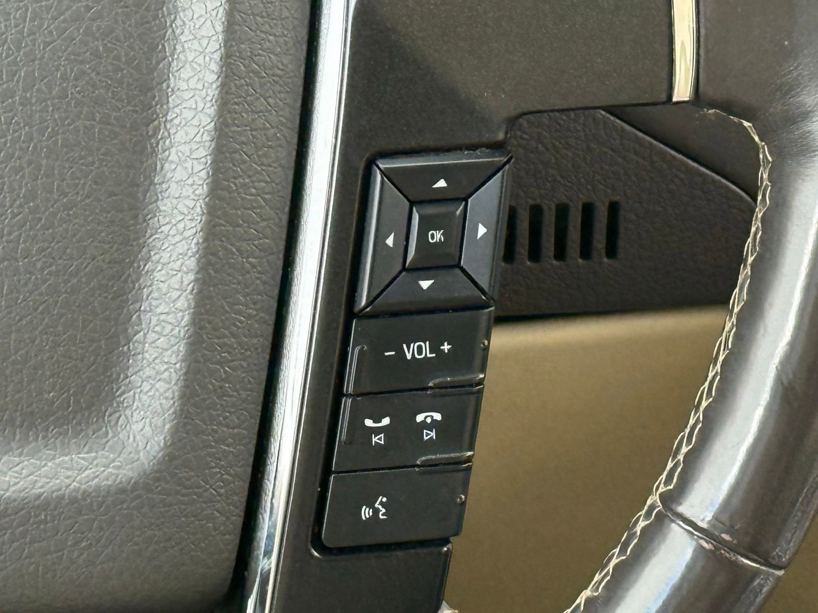 Used 2015 Lincoln Navigator L 4WD w/ Equipment Group 101A Reserve image 40