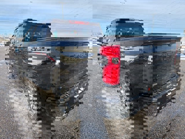 Used 2022 Chevrolet Silverado 1500 RST image 9