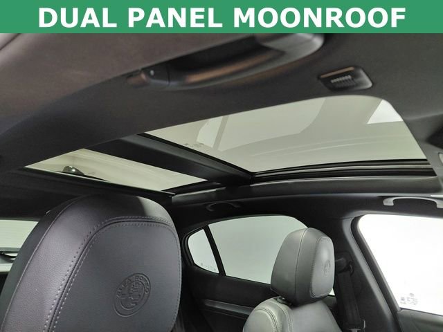 Used 2024 Alfa Romeo Stelvio Veloce image 4