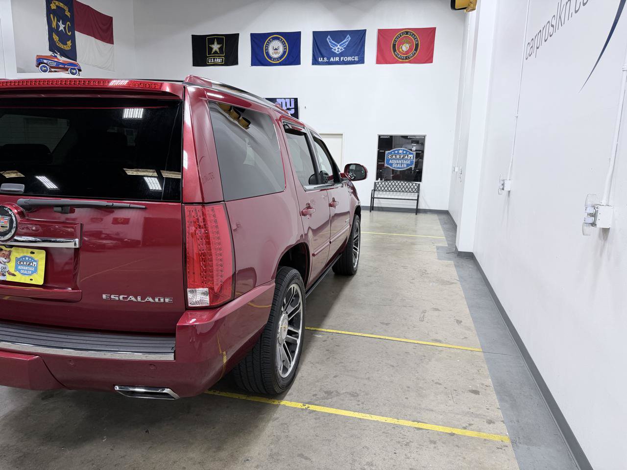 Used 2013 Cadillac Escalade Premium AWD/4WD image 26