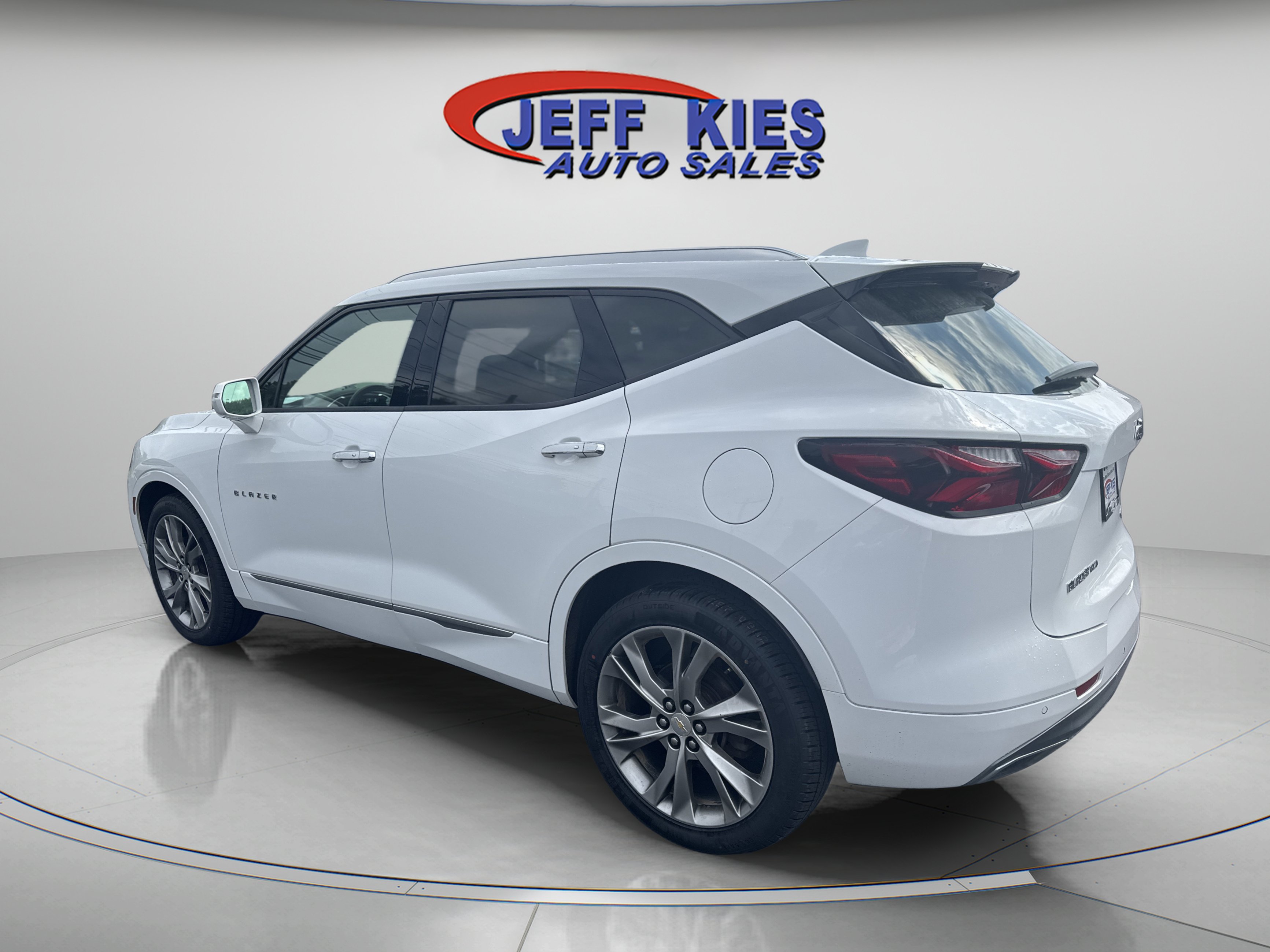 Used 2019 Chevrolet Blazer Premier w/ Sun and Wheels Package AWD/4WD image 7
