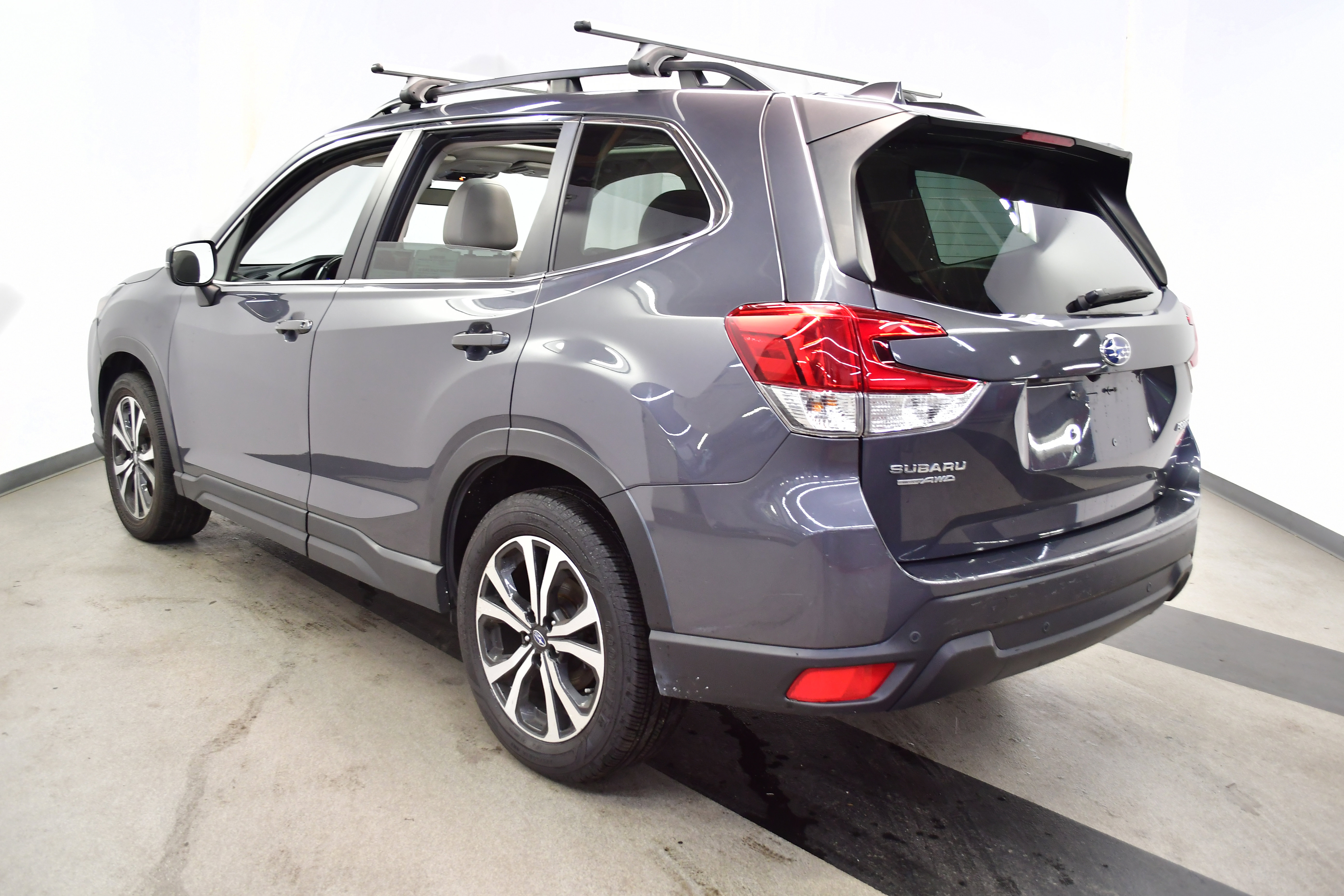Used 2022 Subaru Forester Limited AWD/4WD image 5
