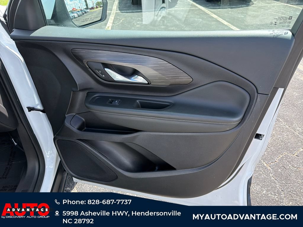 Used 2024 GMC Terrain SLE AWD/4WD image 36