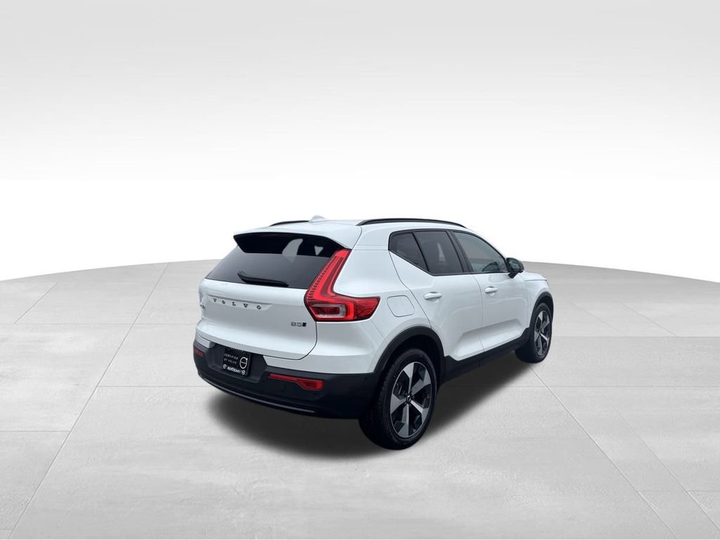 Certified 2026 Volvo XC40 B5 Plus w/ Protection Package Premier image 33