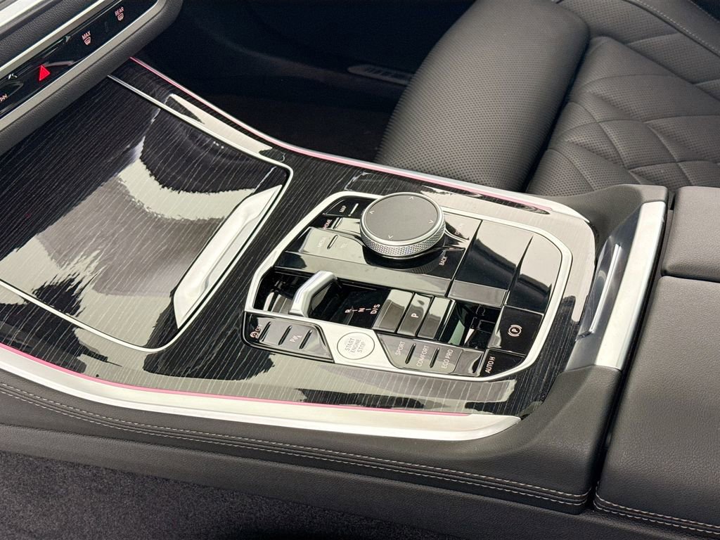 Used 2024 BMW X5 sDrive40i w/ M Sport Package image 19