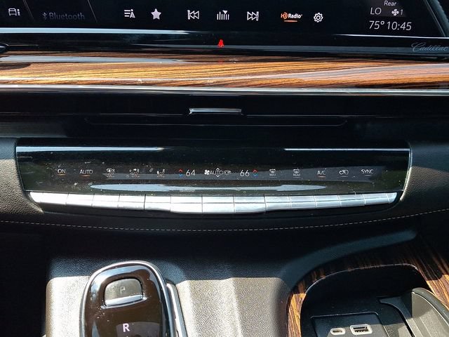 Used 2021 Cadillac Escalade ESV Premium Luxury w/ Driver Assist Tech Package AWD/4WD image 20