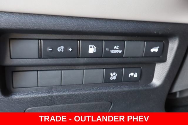 Used 2025 Mitsubishi Outlander SEL image 24