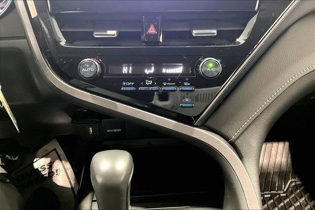 Used 2024 Toyota Camry SE image 16