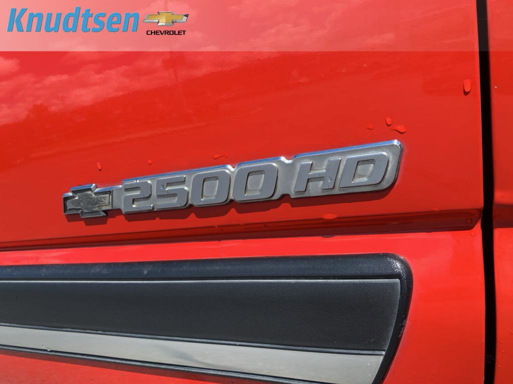 Used 2003 Chevrolet Silverado 2500 LS w/ Skid Plate Package AWD/4WD image 11