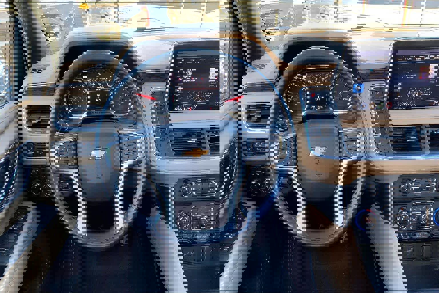 Used 2021 Chevrolet Suburban Premier w/ Premium Package image 6