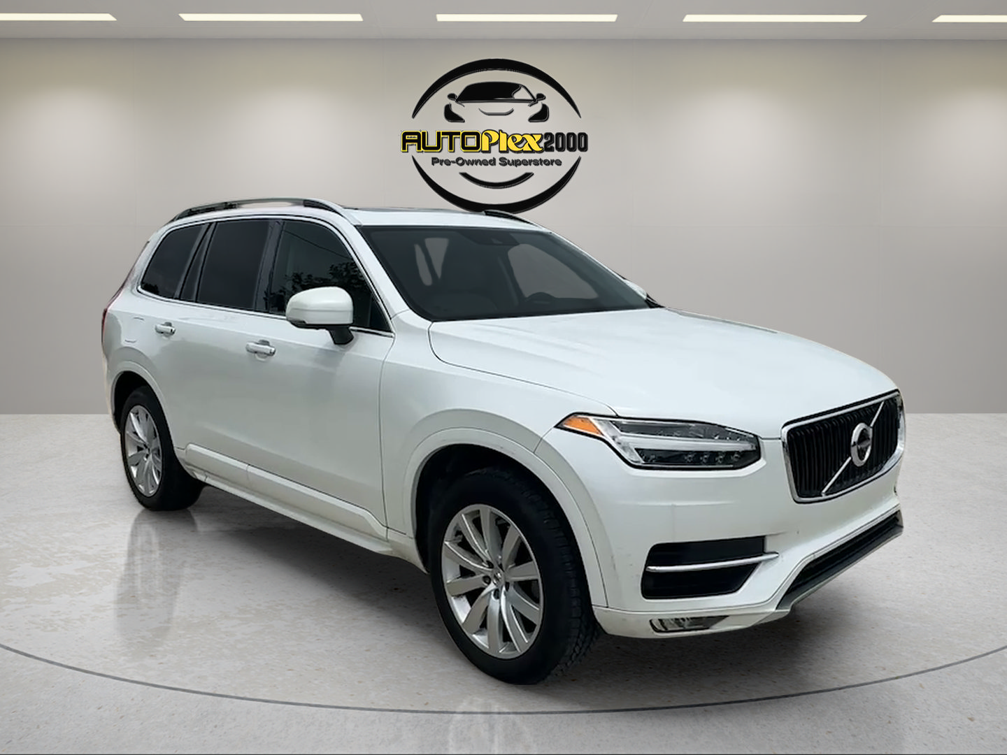 Used 2017 Volvo XC90 T6 Momentum w/ Vision Package AWD/4WD image 1