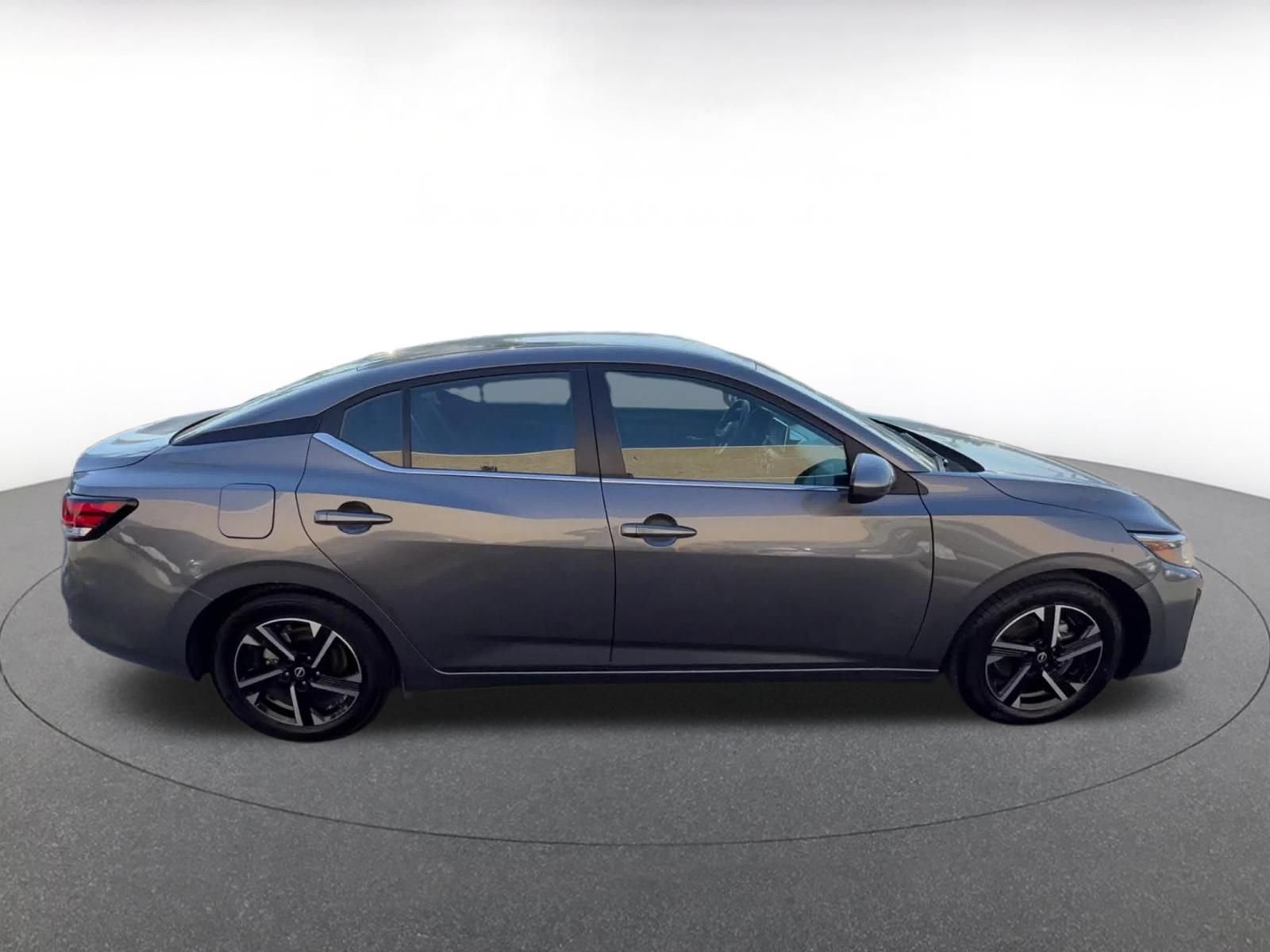 Used 2025 Nissan Sentra SV FWD image 16