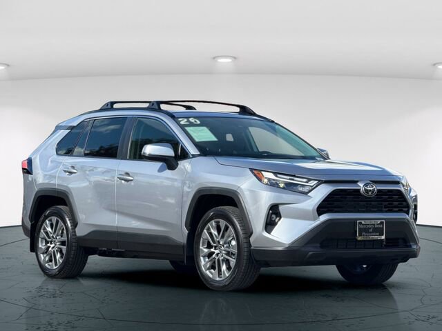 Used 2025 Toyota RAV4 XLE Premium image 9