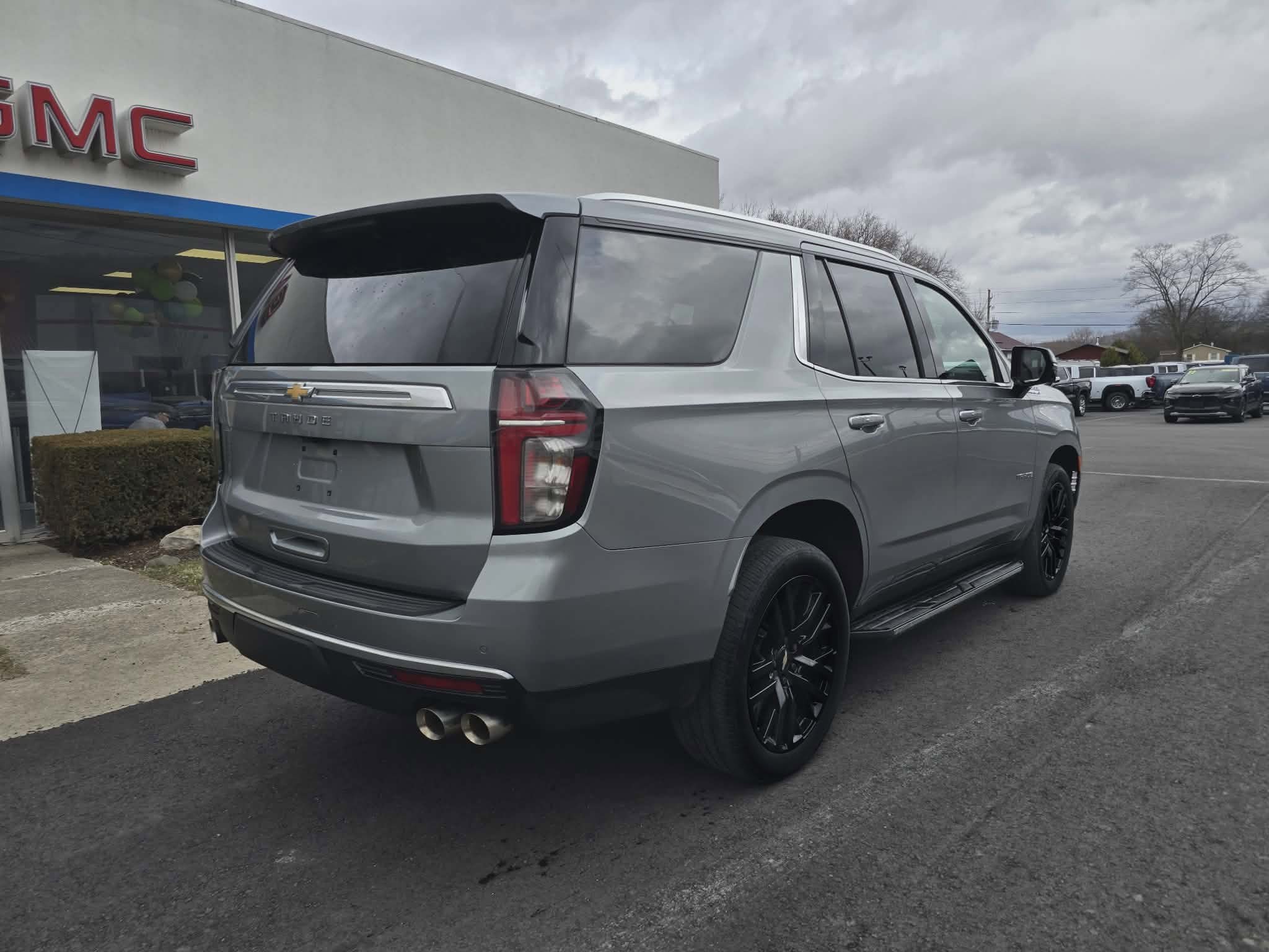 Used 2023 Chevrolet Tahoe High Country image 3