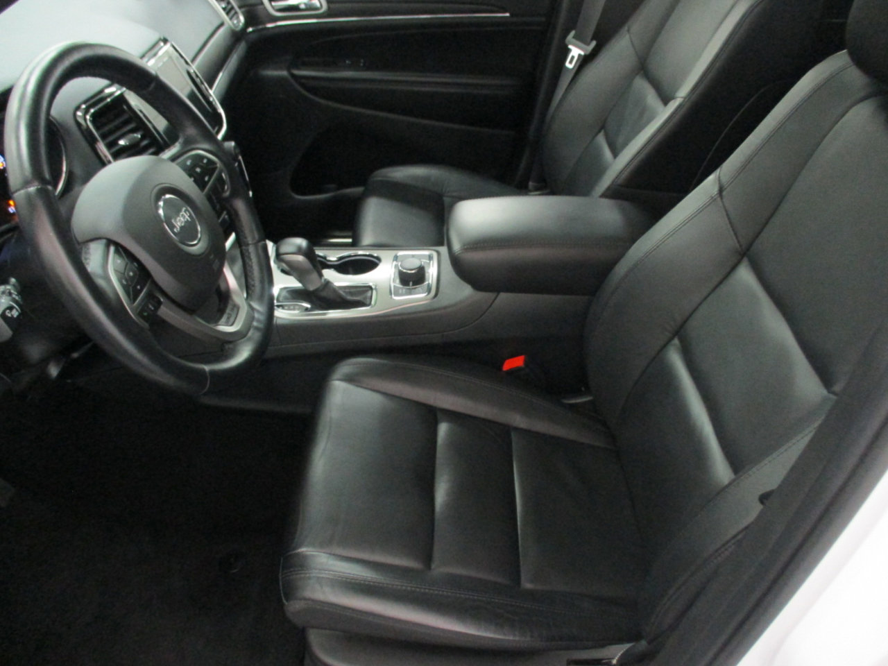 Used 2022 Jeep Grand Cherokee Limited image 12