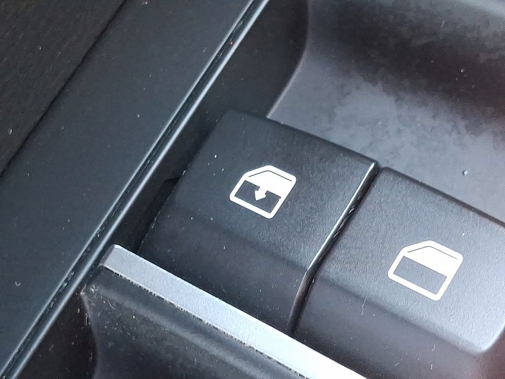 Used 2022 Kia Forte LXS FWD image 25