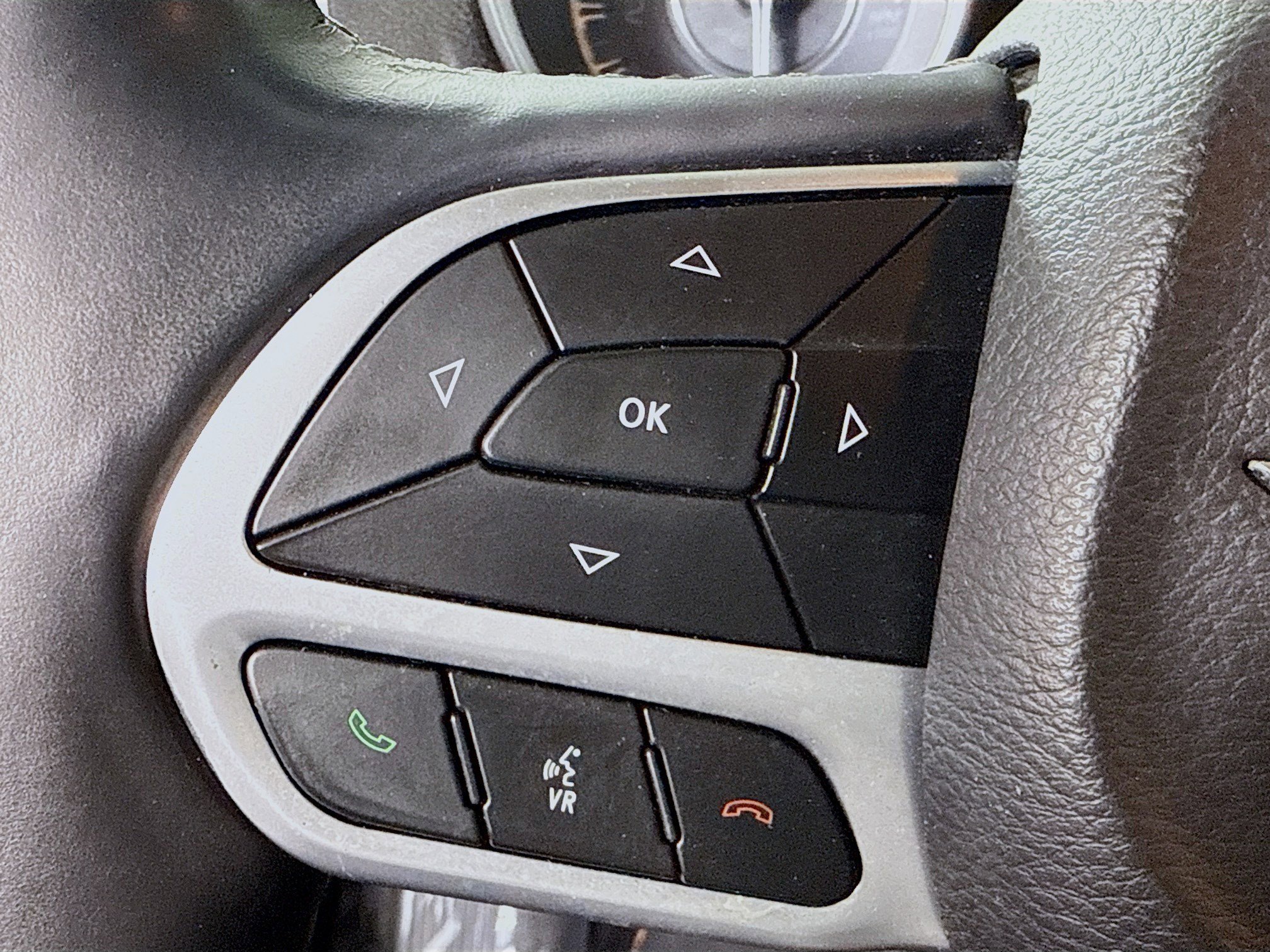 Used 2018 Chrysler 300 Limited image 14