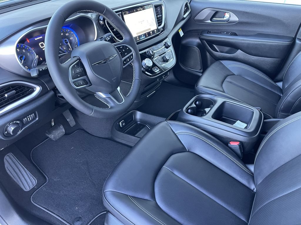 New 2026 Chrysler Voyager LX FWD image 11