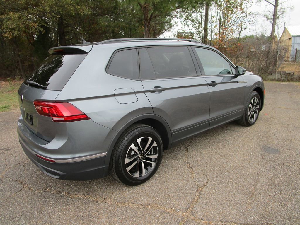 Used 2024 Volkswagen Tiguan S image 7