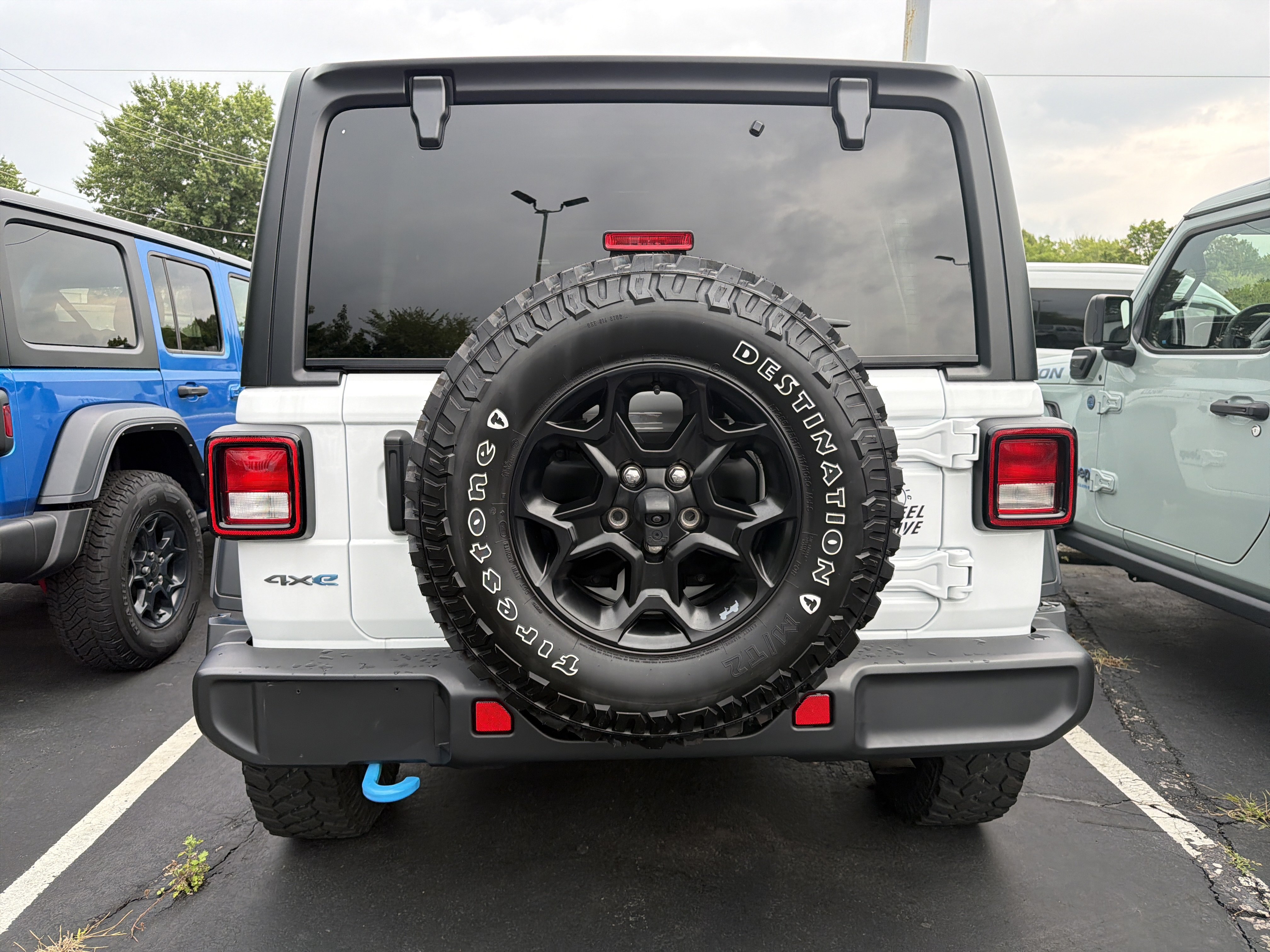 Certified 2023 Jeep Wrangler Unlimited w/ Cold Weather Group AWD/4WD image 7