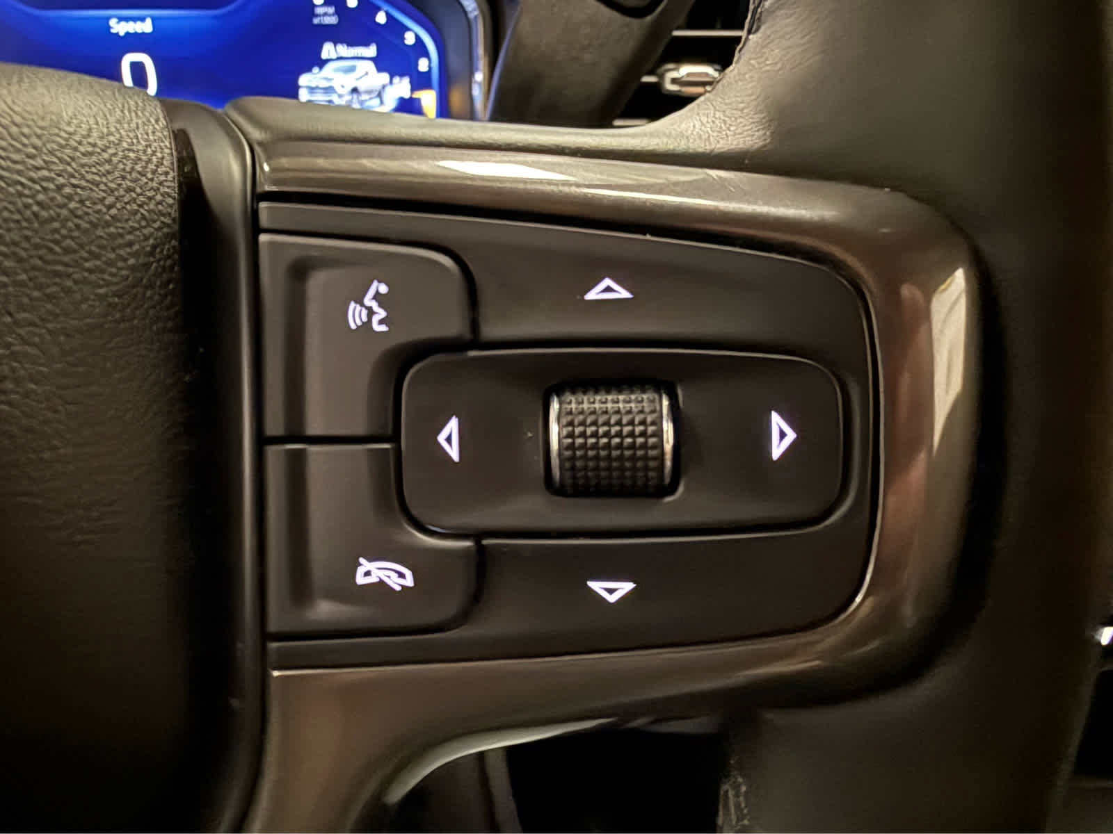 Used 2025 Chevrolet Silverado 2500 ZR2 w/ Technology Package image 14