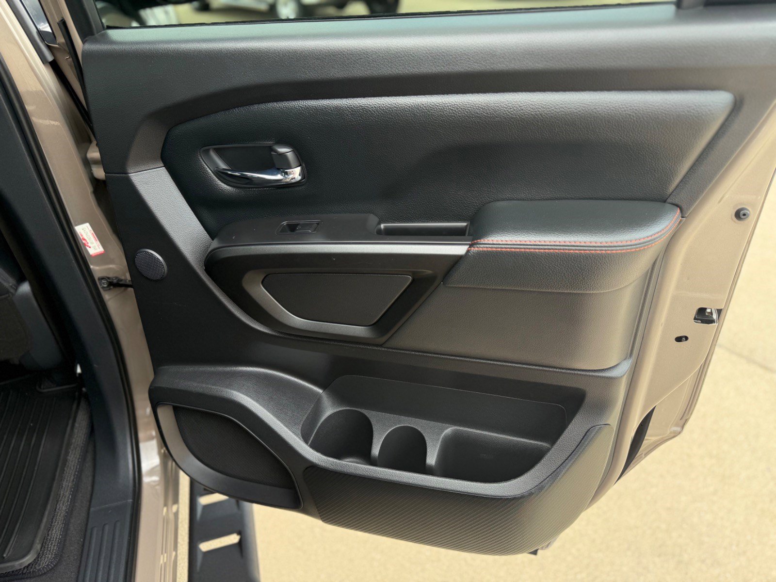 Used 2021 Nissan Titan PRO-4X w/ Pro-4x Utility Package image 20