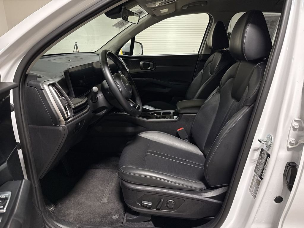 Used 2024 Kia Sorento S image 20