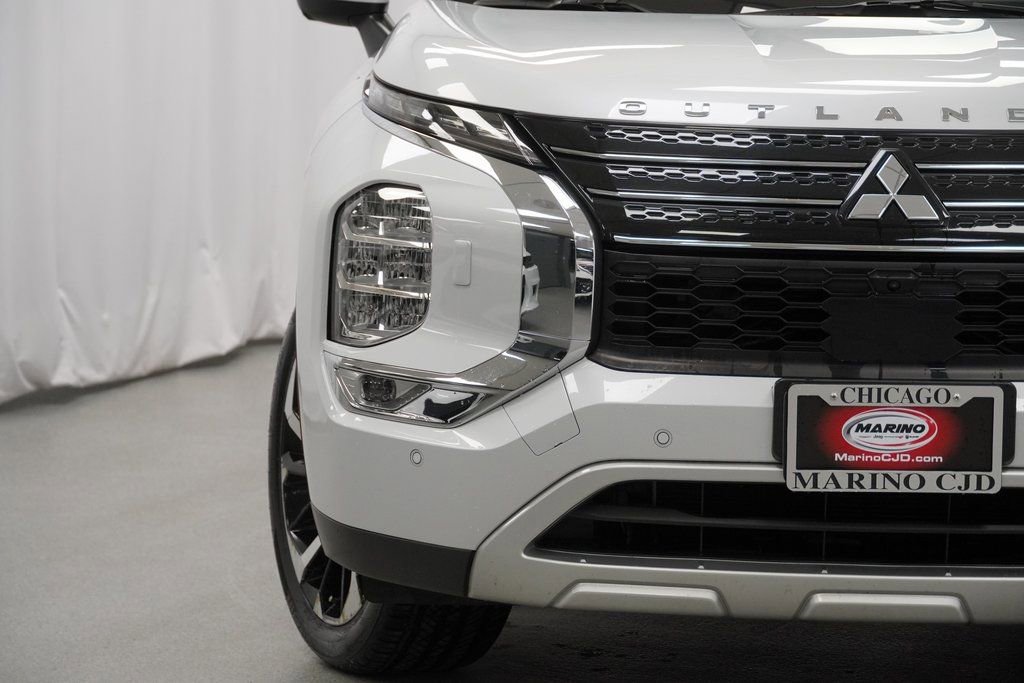 Used 2023 Mitsubishi Outlander SE image 8