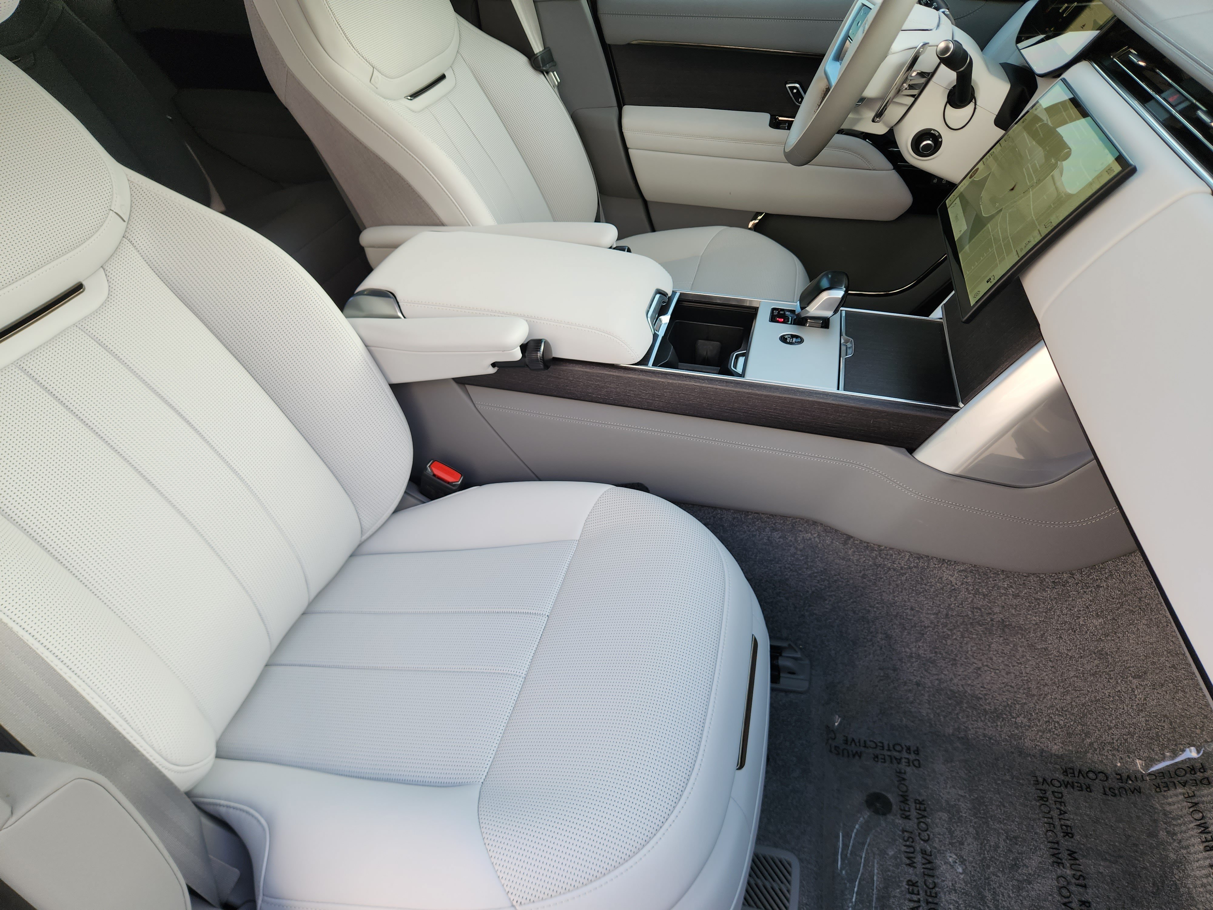 Certified 2025 Land Rover Range Rover SV AWD/4WD image 9