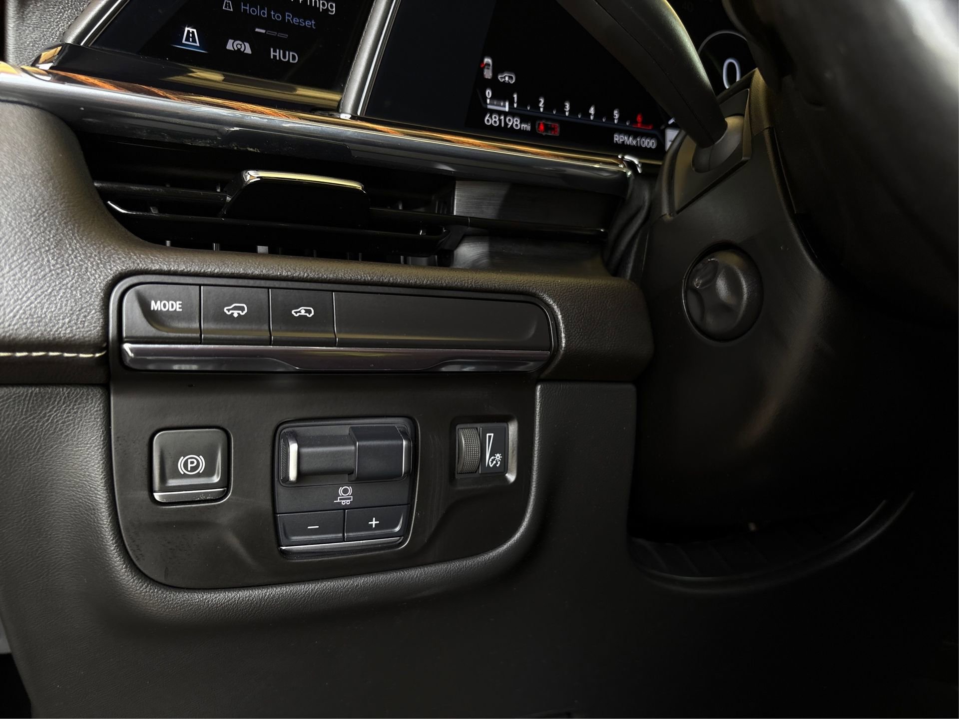 Used 2021 Cadillac Escalade Premium Luxury w/ Driver Assist Tech Package RWD image 18