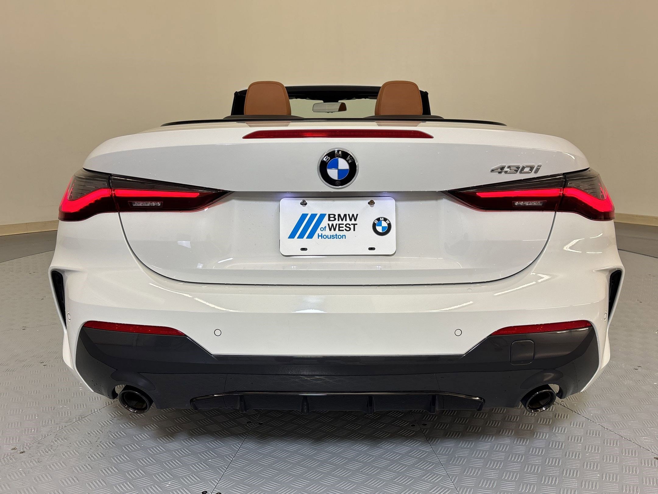 Used 2023 BMW 430i Convertible w/ M Sport Package image 9