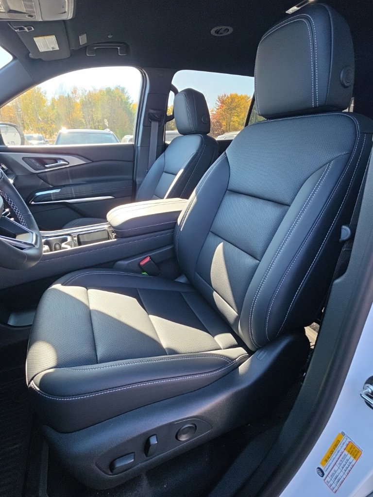 New 2027 Chevrolet Traverse LT w/ Driver Confidence Package FWD image 17