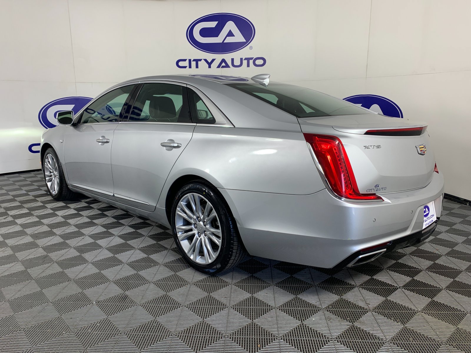 Used 2018 Cadillac XTS Luxury FWD image 5