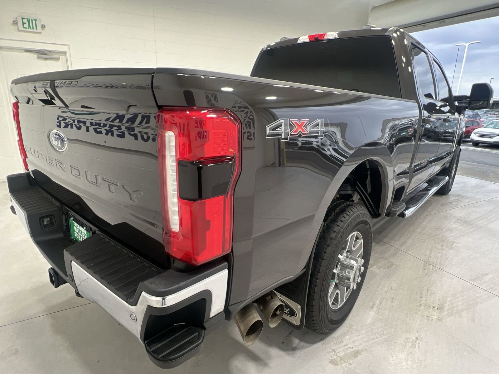 Used 2025 Ford F350 Lariat AWD/4WD image 8