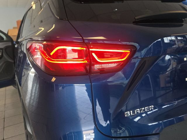 Used 2023 Chevrolet Blazer LT FWD image 27