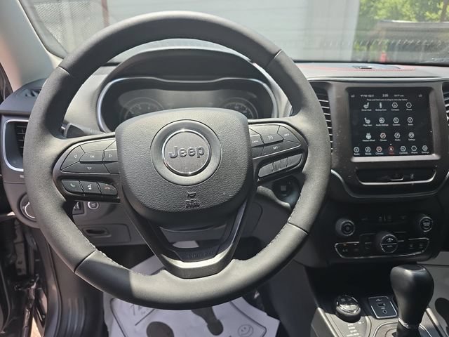 Used 2022 Jeep Cherokee Trailhawk w/ Comfort/Convenience Group AWD/4WD image 16