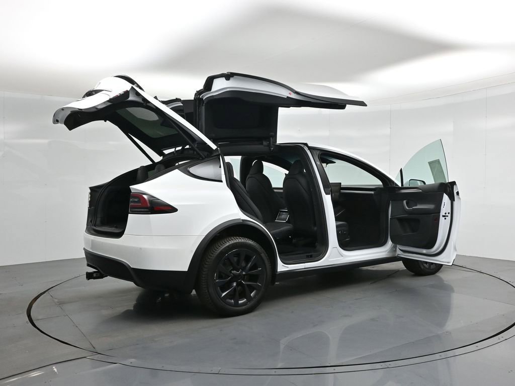 Used 2022 Tesla Model X image 4