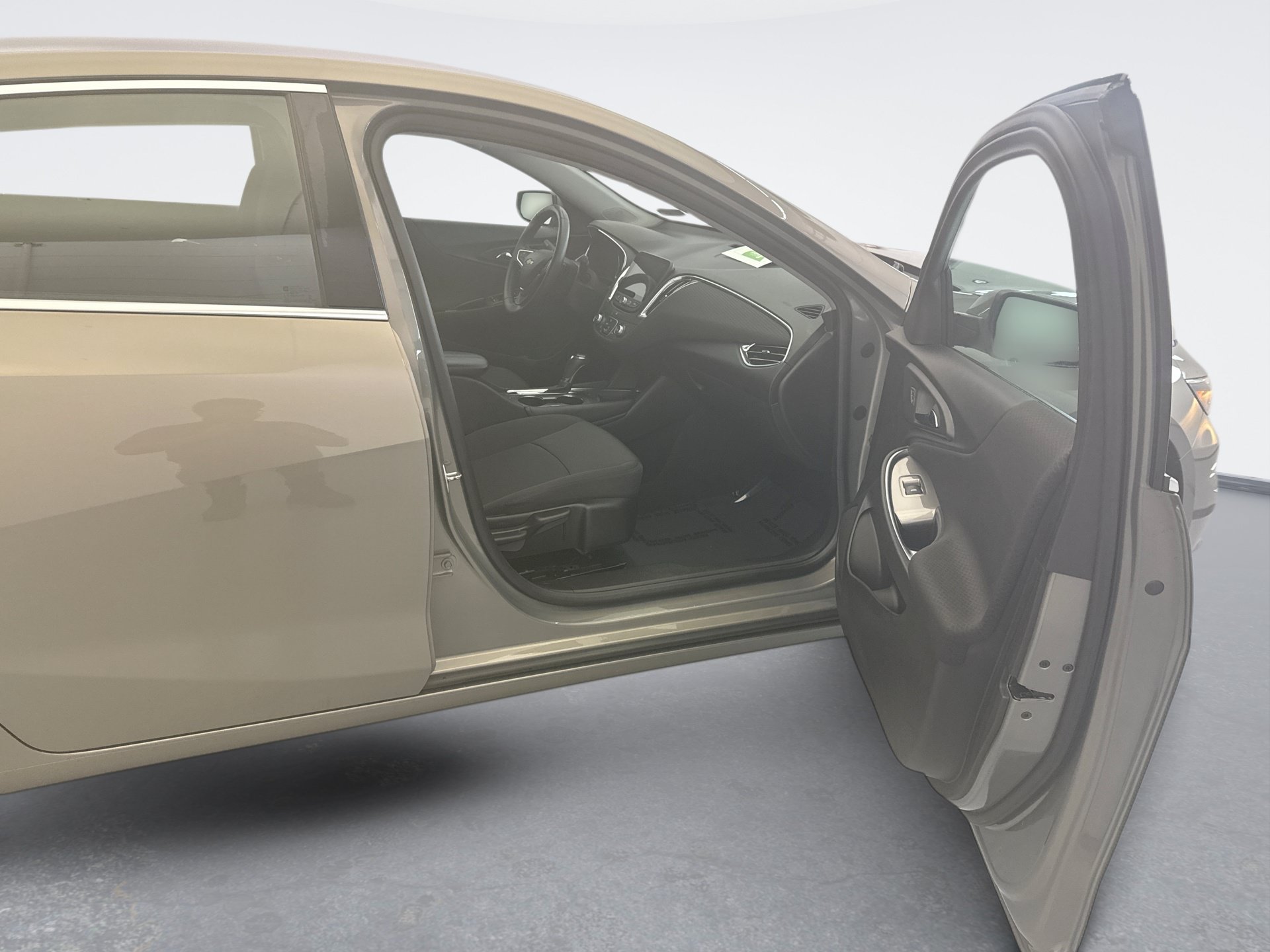 Used 2017 Chevrolet Malibu LT FWD image 17
