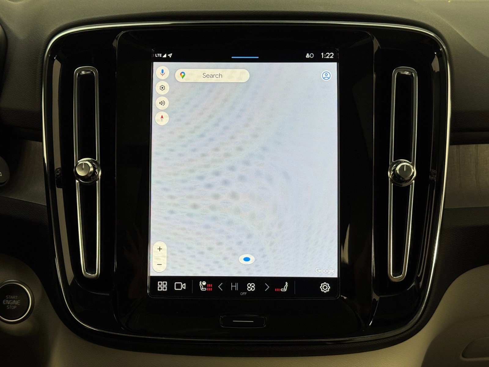 Used 2024 Volvo XC40 B5 Ultimate w/ Protection Package Premier image 26