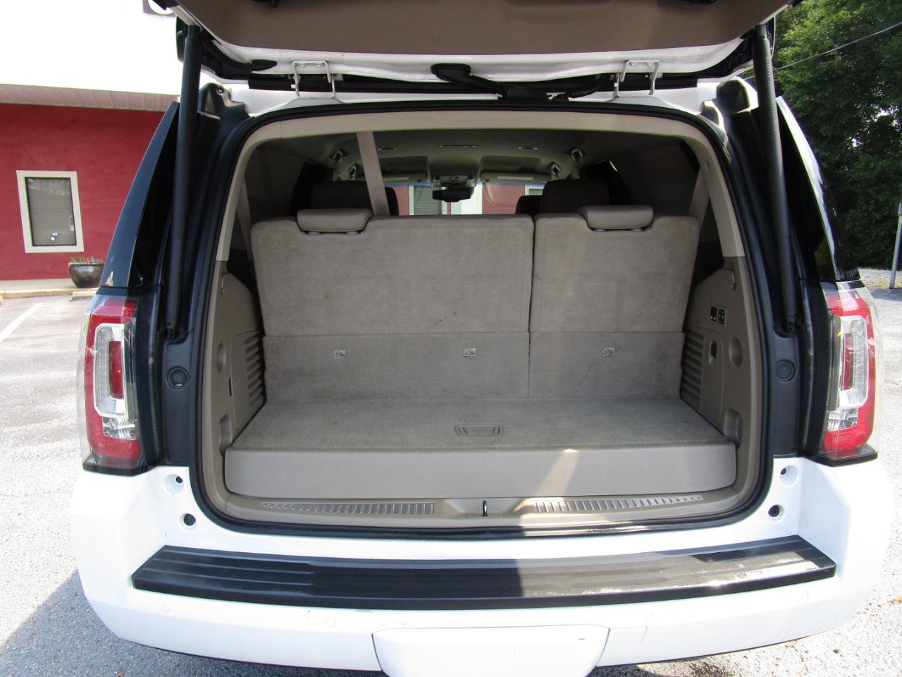 Used 2016 GMC Yukon SLT w/ HD Trailering Package RWD image 26