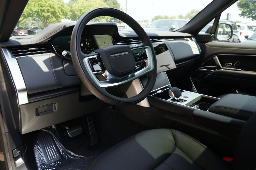New 2026 Land Rover Range Rover SE AWD/4WD image 13