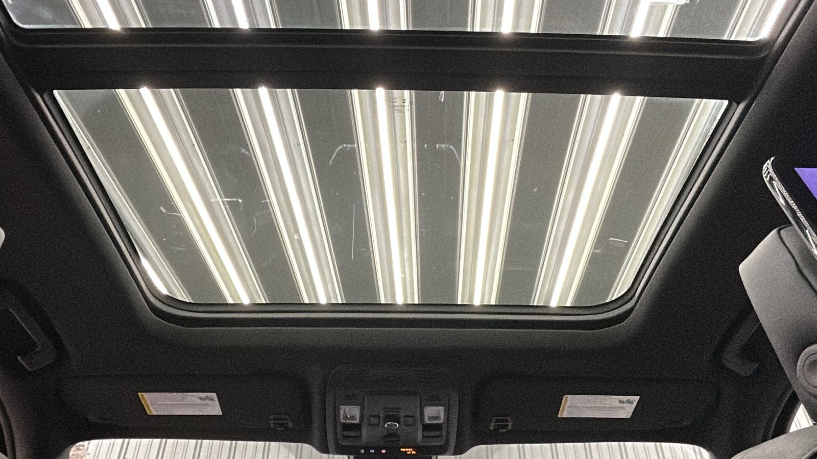 Used 2025 GMC Yukon XL Denali Ultimate image 32