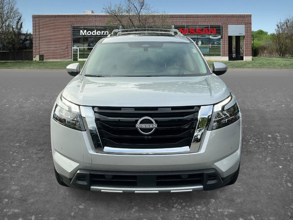 Certified 2025 Nissan Pathfinder Platinum w/ Cargo Package FWD image 6