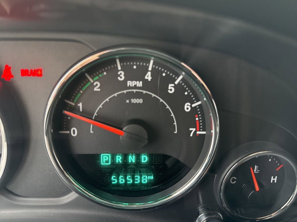 Used 2015 Jeep Wrangler Unlimited Sahara w/ Max Tow Package image 18