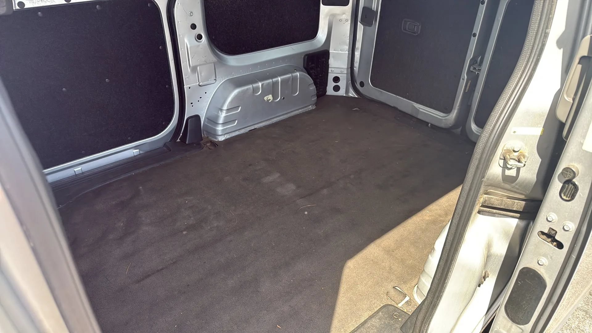 Used 2015 Nissan NV200 S w/ Cruise Control Package FWD image 11